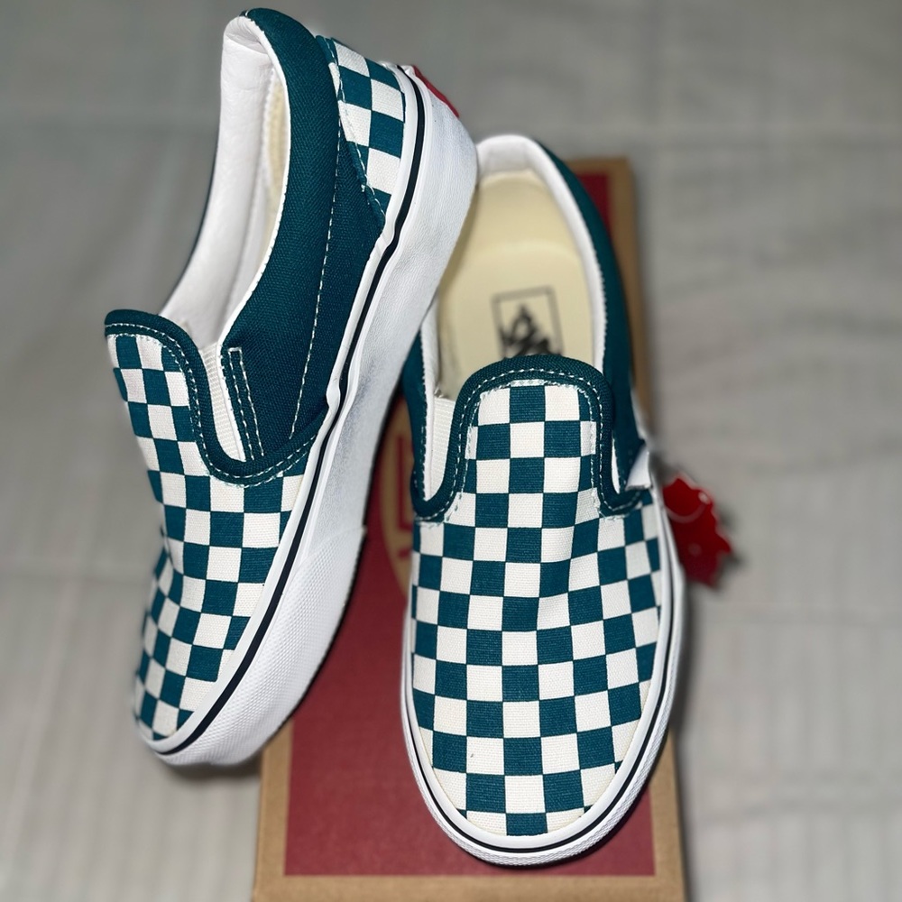 Kids checkered vans slip on
